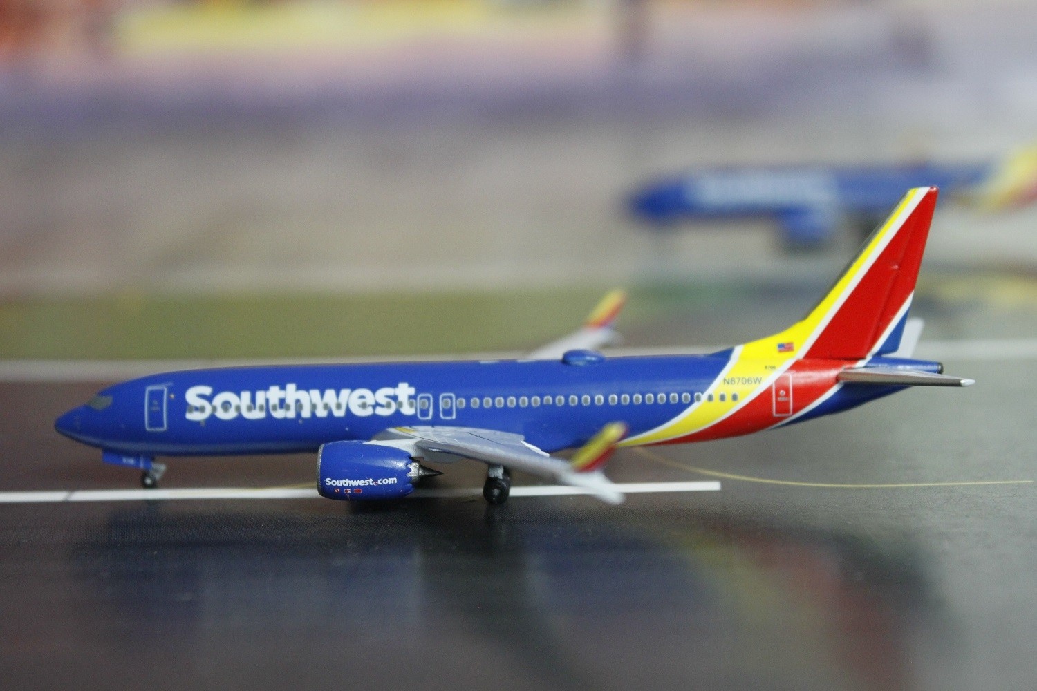 Southwest Boeing 737-Max8 N8702L AeroClassics AC19233 scale 1:400