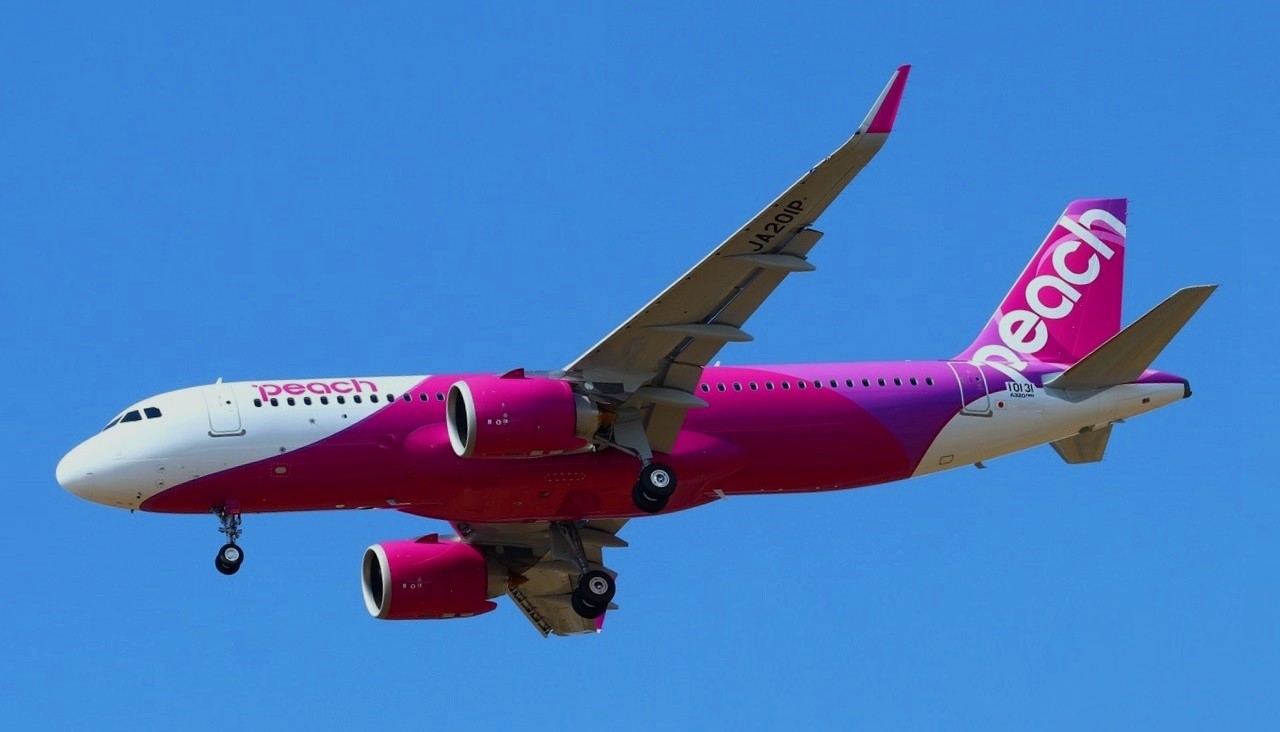 Peach Aviation Airbus A320neo JA201P with stand JCWing EW232N005