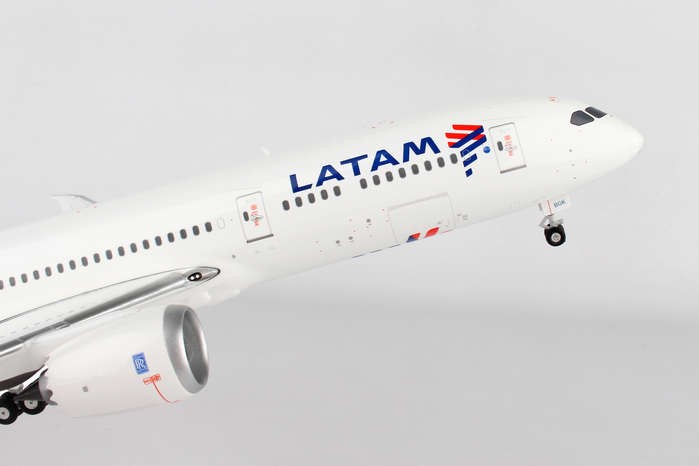 Highly detailed Phoenix diecast model airplanes LATAM Boeing 787-9