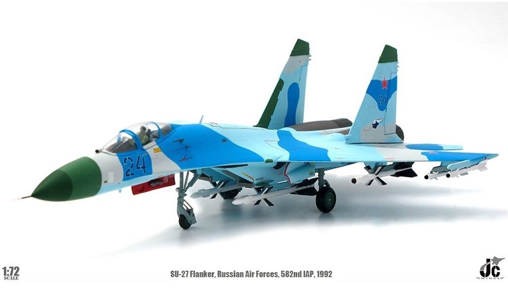 Red-Blue SU-27 Flanker Heavy Aircraft 1:100 Simulation Fighter Military  Model