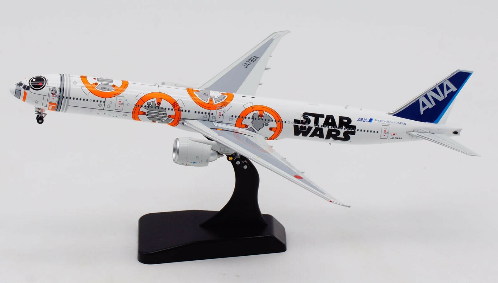 ANA All Nippon Boeing 777-300ER JA789A S Wars with stand Aviation400 WB4016  scale 1:400