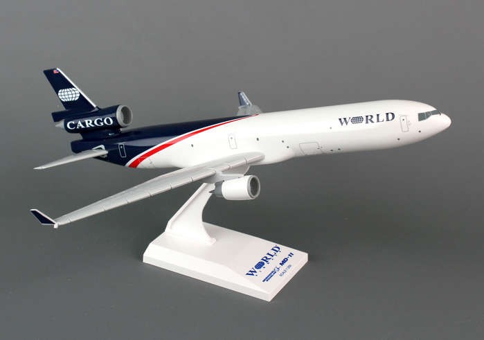 Skymarks World Airways MD-11 1:200 Scale Item: SKR721 ezToys
