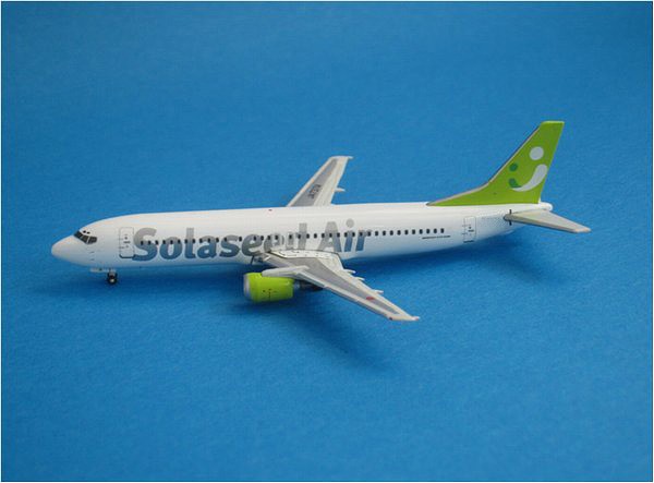 Solaseed Air 737-400 JA737A ezToys - Diecast Models and Collectibles
