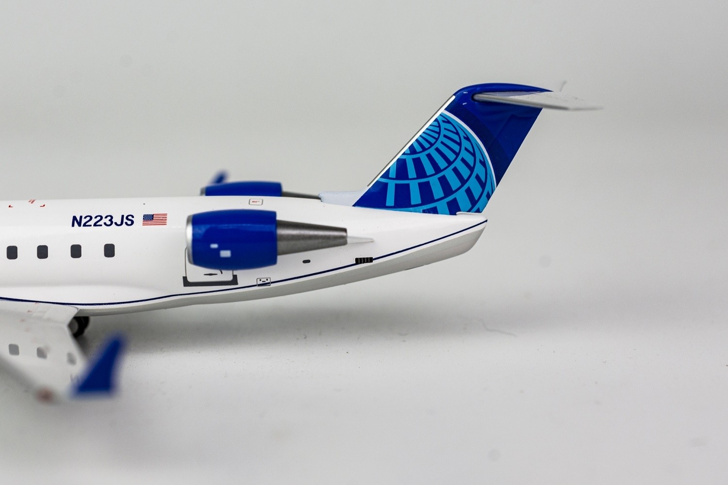 United Express SkyWest New Livery CRJ 200ER N223JS Die cast NG Models 