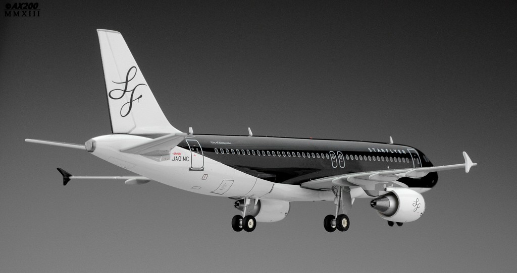 Sale! Limited Starflyer Airbus A320 JA01MC JC Wings Scale 1:200