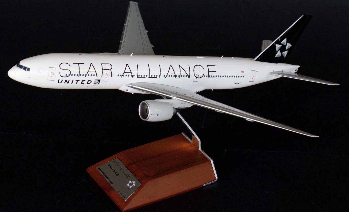 Sale! United Star Alliance 777-200ER N77022 Stand JC2UAL966 XX2966 Scale  1:200