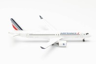 Air France Airbus A220-300 'Saint Tropez' F-HZUF Herpa 571951 Scale 1:200