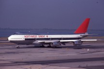Northwest Airlines (Polish) Boeing 747-200 N623US Die-Cast Phoenix 04594 Scale 1:400