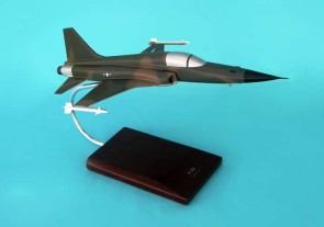 USA F-5E Tiger II Crafted Mahogany by Executive Series Models B3840 Scale 1:40