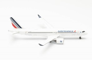 Air France Airbus A220-300 'Saint Tropez' F-HZUF Herpa 571951 Scale 1:200