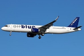 AirBlue Airbus A321 AP-BOE with gears & stand Hogan HG11908G scale 1:200