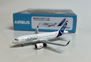 Airbus House A319neo D-AVWA Die-Cast 202207 Scale 1:400
