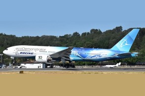 Boeing Company House 777-200ER N861BC 'EcoDemonstrator 2022' JC4BOE0116 Scale 1:400