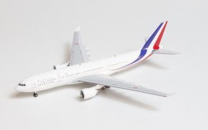 French Air Force Airbus A330-223 F-RARF with stand Aviation400 AV4332FAF scale 1:400 