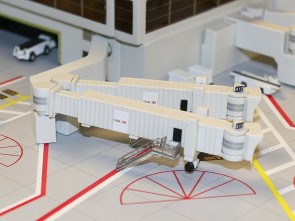 GeminiJets Set of 3 Wide body Jetway air bridges. 1:400