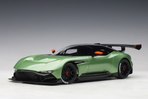 Green Aston Martin Vulcan Apple Tree Green Metallic AUTOart 70263 die-cast scale 1-18