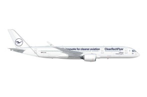 Lufthansa Airbus A350-900 D-AIVD Celantechfuel Stand & Gears Hogan HGDLH024 Scale 1:200