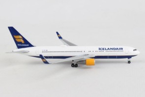 Icelandair Boeing 767-300 TF-ISP 