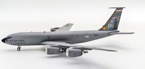 US Air Force USAF Boeing KC-135R Stratotanker 752 61-0318 with stand IF135USA318R InFlight200  Scale 1:200