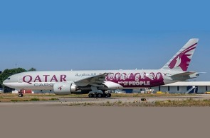 Interactive Qatar Cargo Boeing 777F A7-BFG 'Moved by People' JC4GEC076 scale 1:400