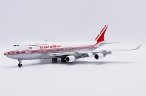 Air India Boeing 747-400 "Polished" Reg: VT-ESO With Stand XX20202 JCWings Scale 1:200