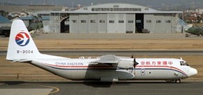 China Eastern Lockheed L-100-30 Hercules B-3004 Aviation 200 KJ-C130-055 Scale 1:200