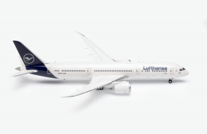 Lufthansa Boeing 787-9 D-ABPA Dreamliner "Berlin" Herpa 572033 scale 1:200