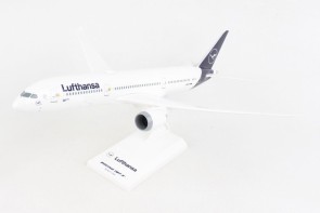 Lufthansa Boeing 787-9 D-ABPA with stand New livery Skymarks SKR1096 scale 1-200