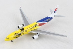 Malaysia Airlines Airbus A330-300 Harimau Malaya 9M-MTG Herpa 535359 scale 1:500