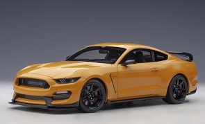 Orange Ford Shelby Mustang GT-350R Fury Orange AUTOart 72929 scale 1:18