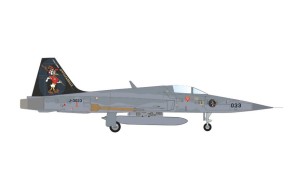 Swiss Air Force Northrop F-5E Tiger II Fliegerstaffel 6 “Ducks” Payerne Air Base J-3033 Herpa 572514 Scale 1:200 