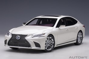 White Lexus LC500h Sonic White Metallic/Crimson & Black Interior AUTOart 78866 scale 1:18
