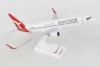 Qantas New Livery Boeing 737-800 VH-VYE with stand Skymarks SKR986 scale 1:130