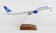 New 2019 livery United Airlines Boeing 777-300 with wood stand SKR5173 scale 1:200